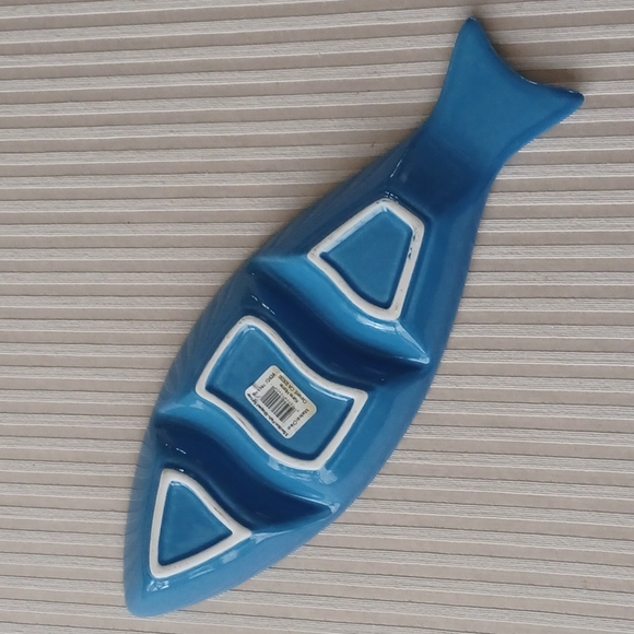 3-Section Fish Shaped Serving Dish - Picture 3 of 8